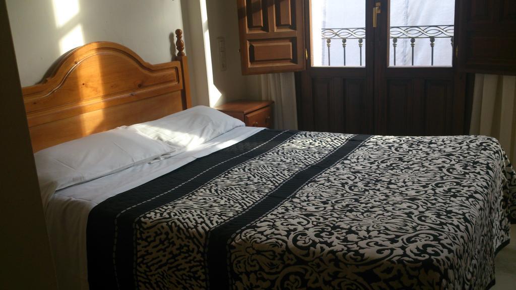 Hotel Porcel Navas à Grenade Chambre photo